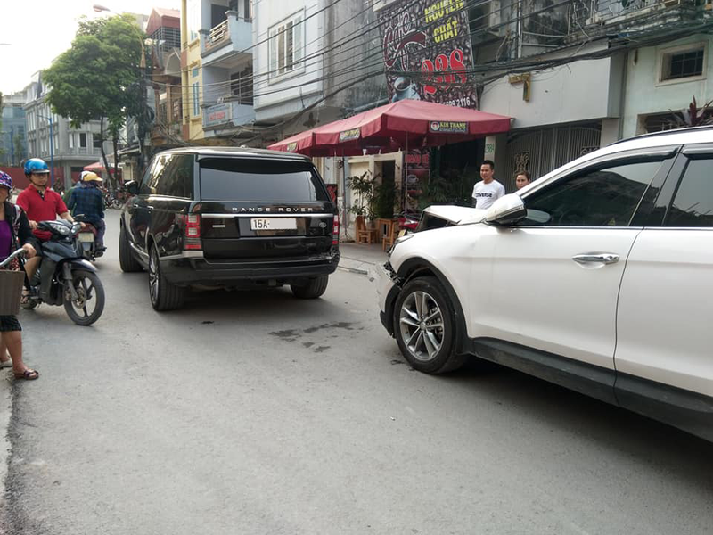 Hyundai Santa Fe reaches Range Rover in traffic accident, Hyundai Santa Fe, Range Rover,