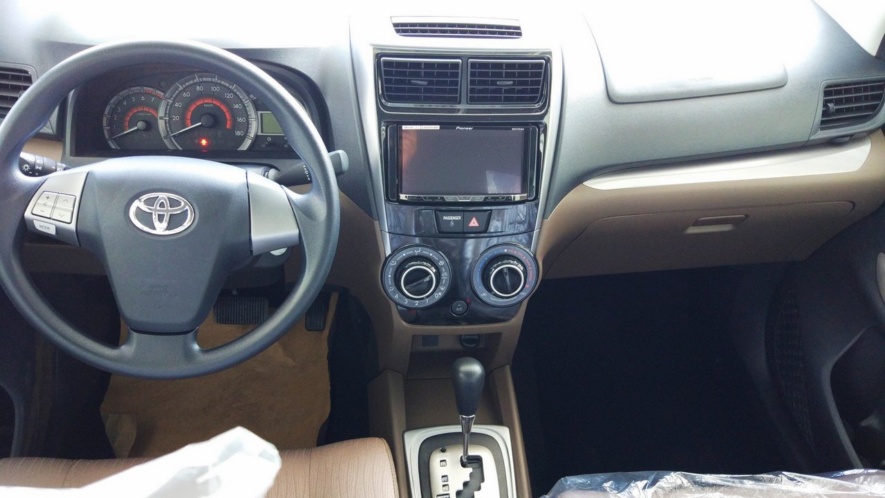 Không gian khoang lái Toyota Avanza 2020
