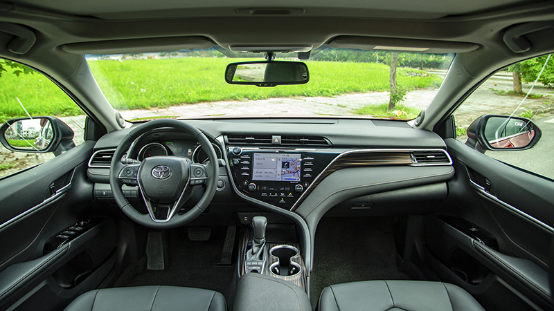 Toyota Camry 2020 được trang bị nội thất da cao cấp hơn. Nội thất Toyota Camry 2020 được trang bị cao cấp