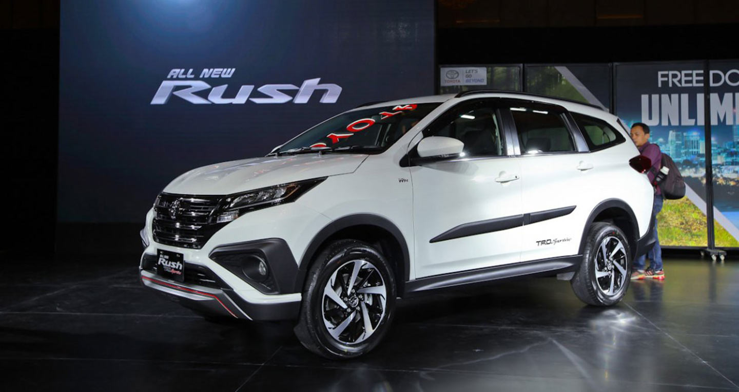 Ngoại thất của Toyota Rush khiến người nhìn dễ liên tưởng tới một mẫu Fortuner thu nhỏ. Ngoại hình Toyota Rush 2020 vô cùng khoẻ khoắn