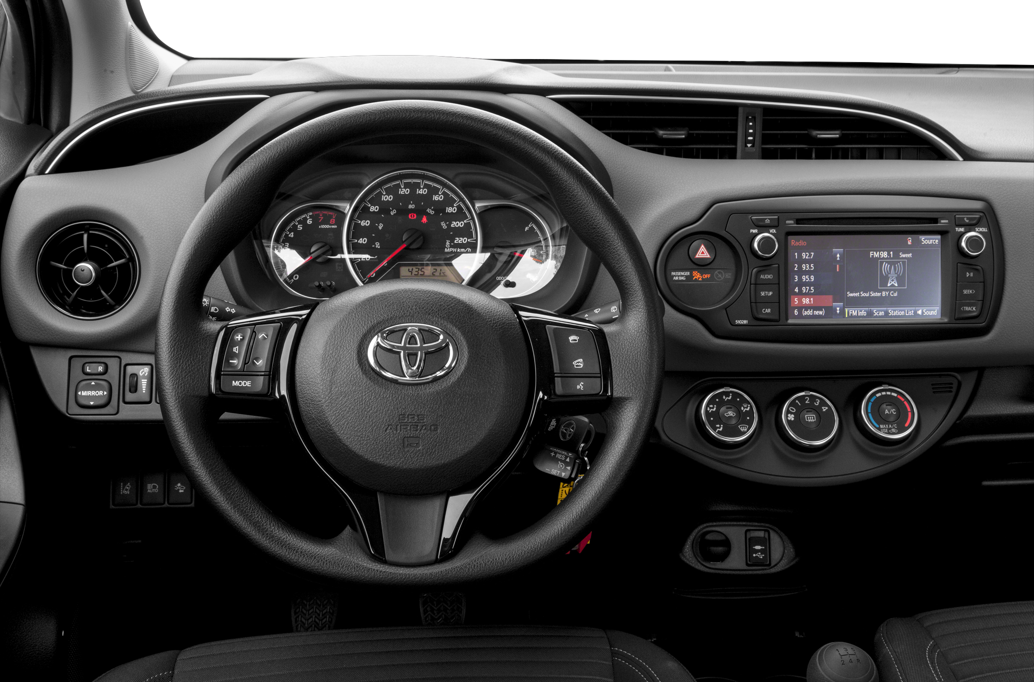 Không gian nội thất xe Toyota Yaris 2020 hầu như không thay đổi nhiều. Khoang lái nội thất xe Toyota Yaris 2020