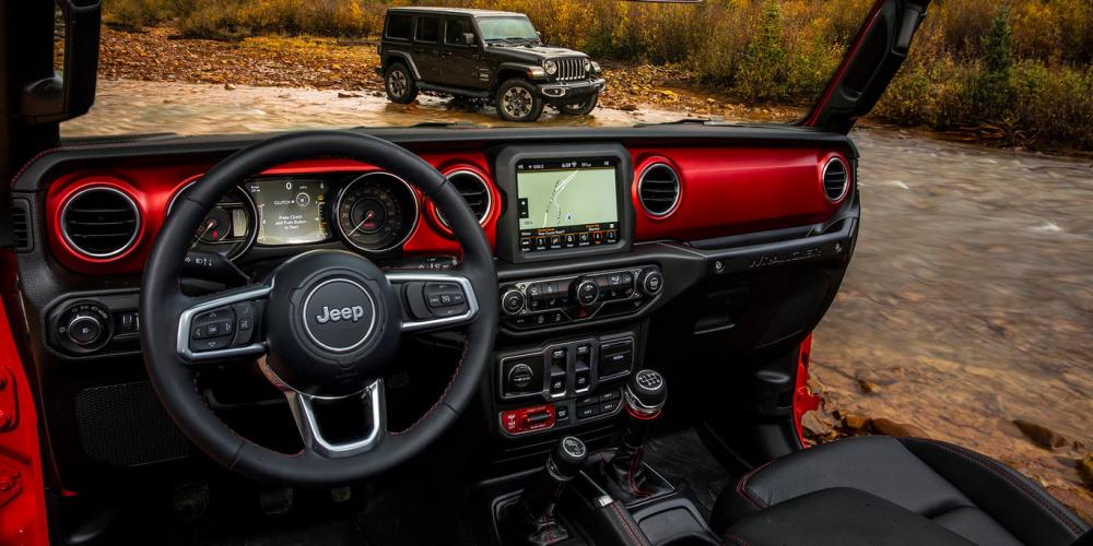 Jeep Wrangler 2018 sở hữu không gian nội thất chất lượng bang gia xe jeep tai dai ly, gia xe jeep wrangler