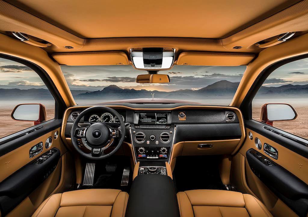 Đây mới đích thực là Ông Hoàng SUV bang gia xe rolls royce moi nhat tai dai ly