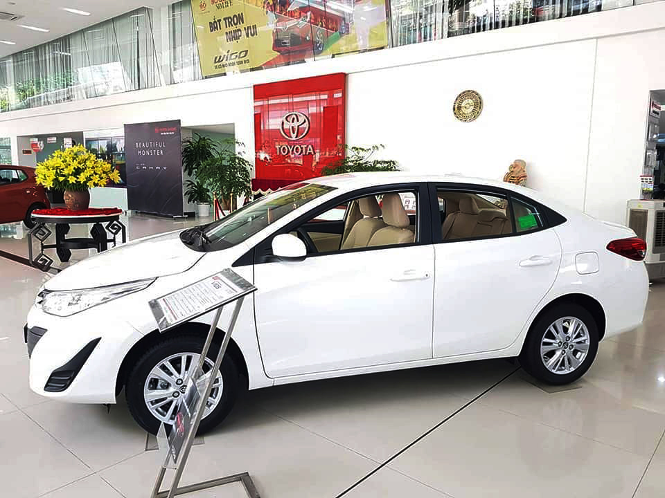 Thân xe Toyota Vios được trang bị gương chiếu hậu chỉnh điện.