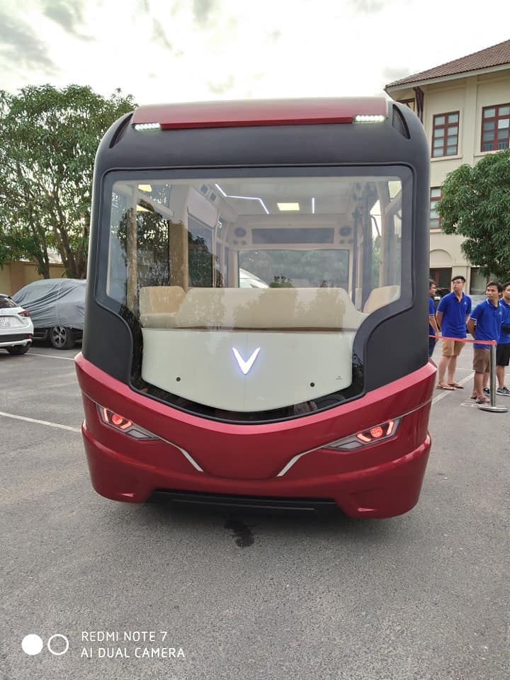 Hé lộ mẫu ô tô độc lạ VinBus được cho là xe buýt điện VinFast