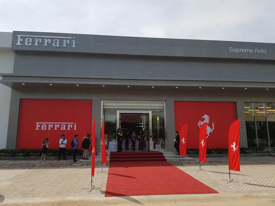 Showroom Ferrari tai Viet Nam