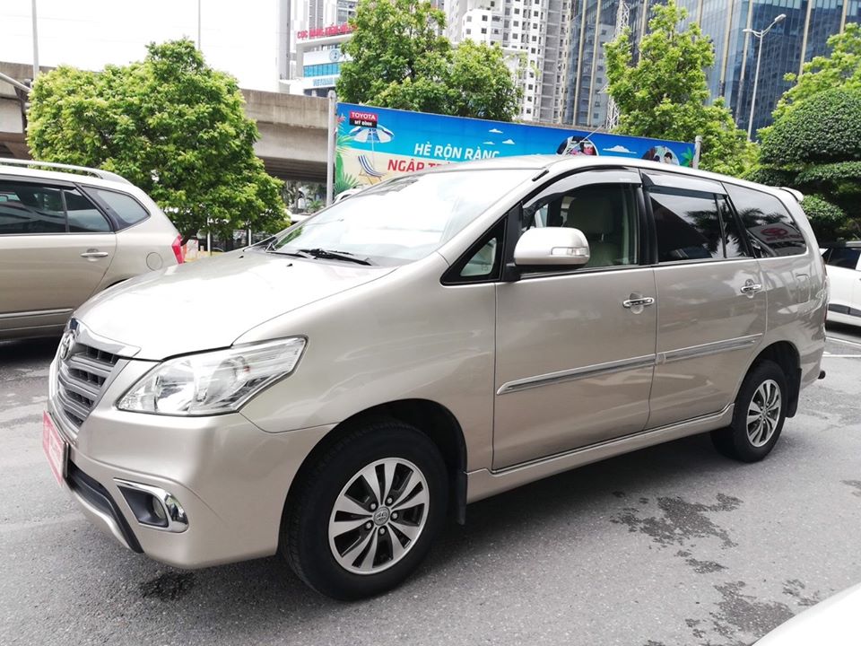 Chi tiết giá xe Toyota Innova 2020, thông số kỹ thuật, đánh giá nội ngoại thất và vận hành xe.