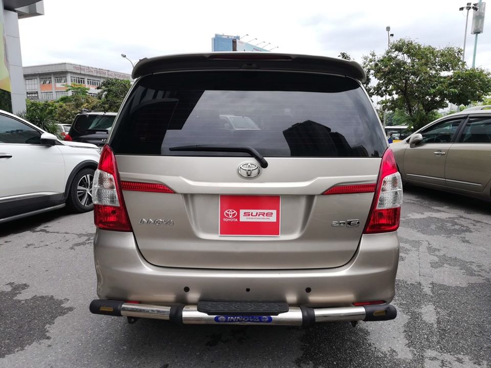Chi tiết giá xe Toyota Innova 2020, thông số kỹ thuật, đánh giá nội ngoại thất và vận hành xe.