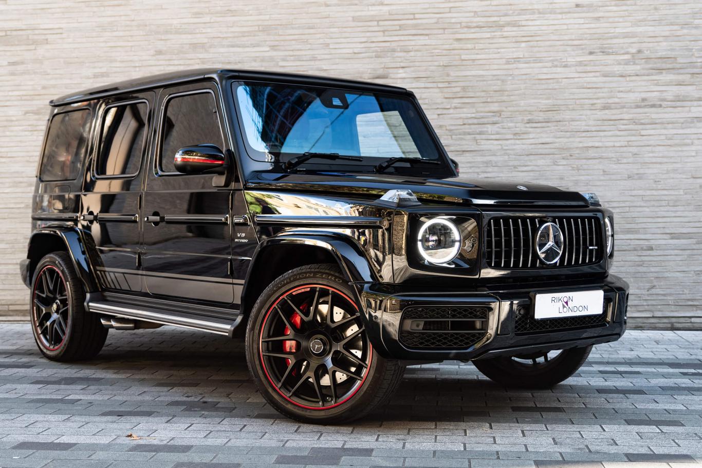 Khám phá chiếc Mercedes-Benz G63 Ronaldo vừa được bạn gái tặng