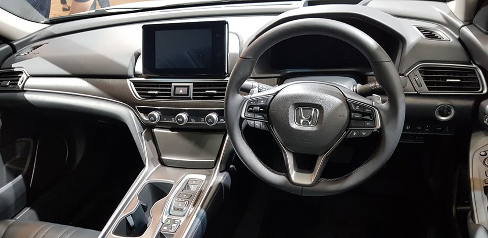 gia xe Honda Accord 2020