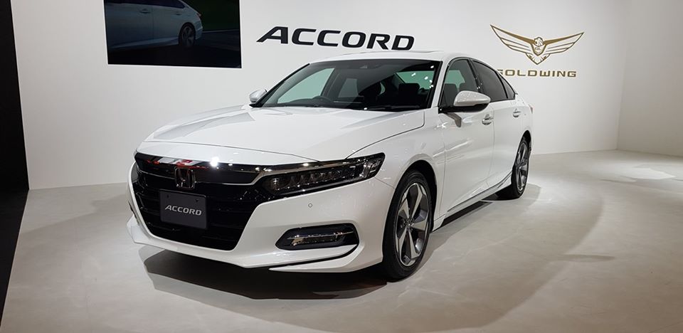 Honda Accord 2020 đang được đại lý ưu đãi hấp dẫn nhằm cạnh tranh Toyota Camry gia xe Honda Accord 2020