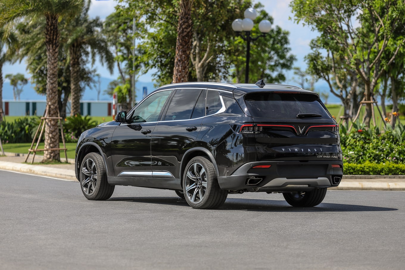 Phần đuôi xe VinFast Lux SA2.0
