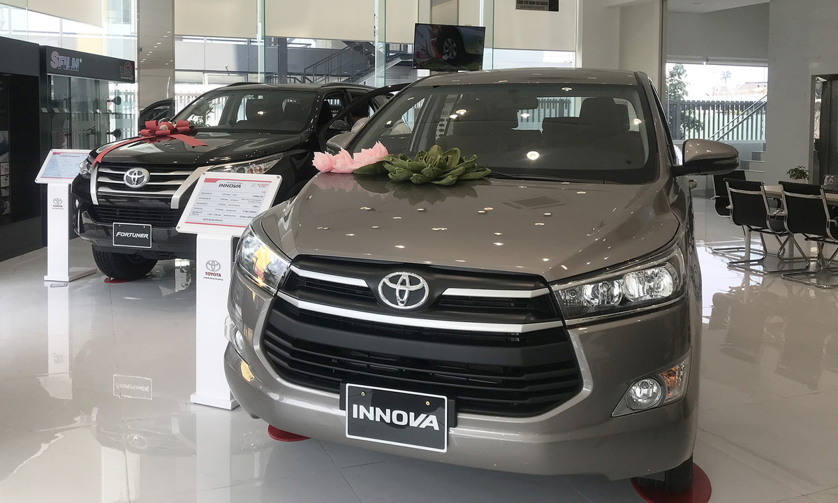 Chi tiết giá xe Toyota Innova 2020, thông số kỹ thuật, đánh giá nội ngoại thất và vận hành xe.