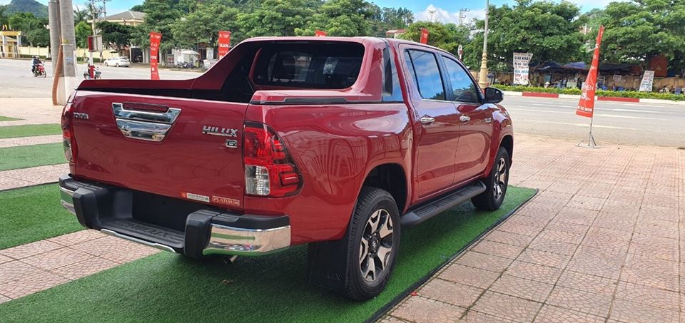 Chi tiết giá lăn bánh Toyota Hilux 2020, thông số kỹ thuật xe và đánh giá xe Toyota Hilux mới nhất.