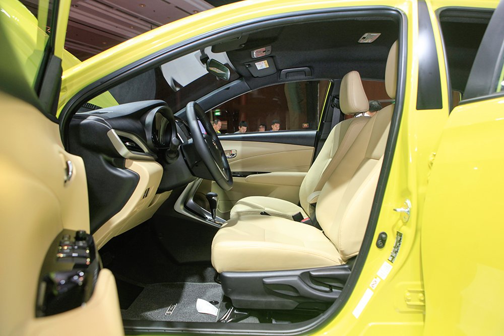 Chi tiết giá lăn bánh Toyota Yaris 2020, thông số kỹ thuật xe và đánh giá xe Toyota Yaris mới nhất.