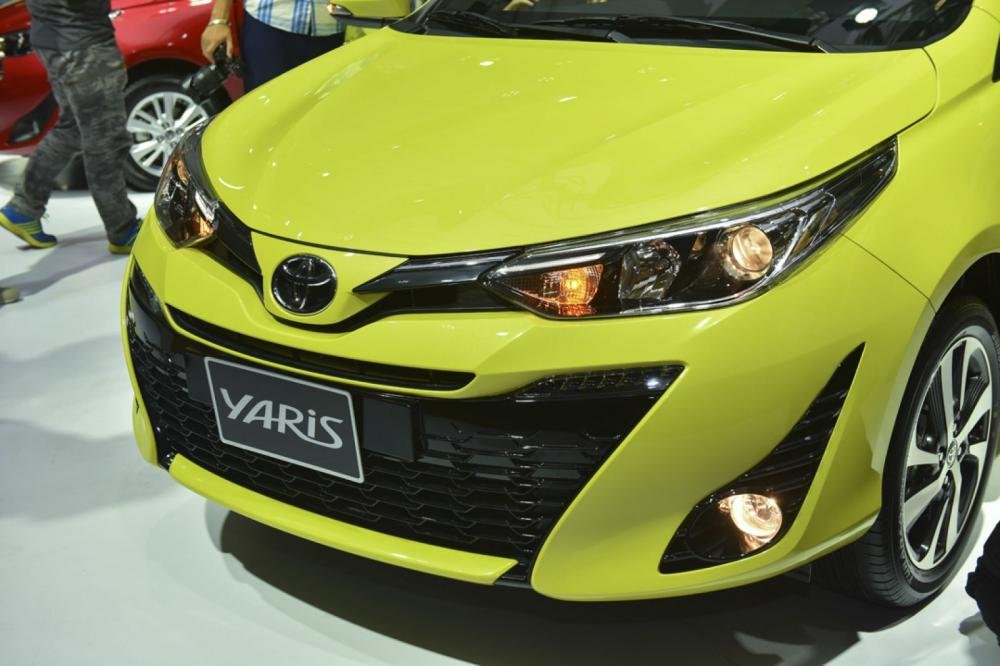 Chi tiết giá lăn bánh Toyota Yaris 2020, thông số kỹ thuật xe và đánh giá xe Toyota Yaris mới nhất.