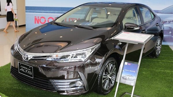 gia xe Toyota Corolla Altis