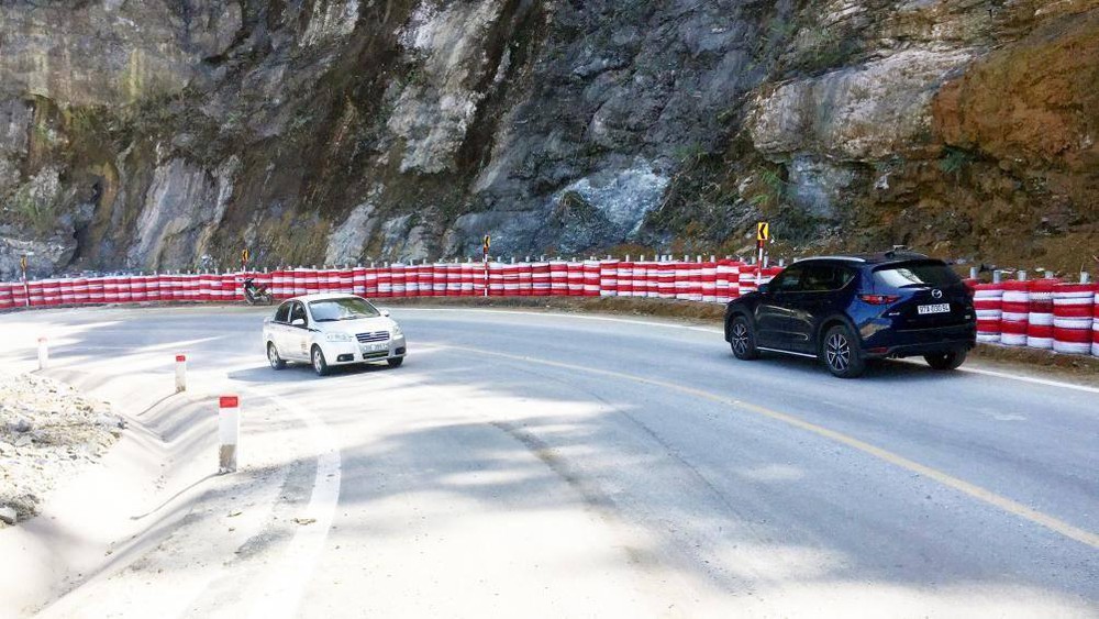 kinh nghiệm lái xe lên xuống dốc