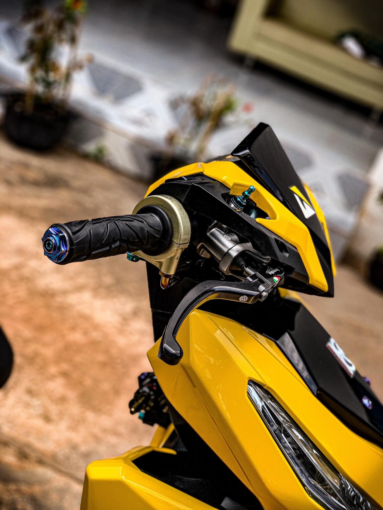 Cùm phanh Brembo thương hiệu Ý thường chỉ được độ trên những mẫu xe phân khối lớn. Honda Click