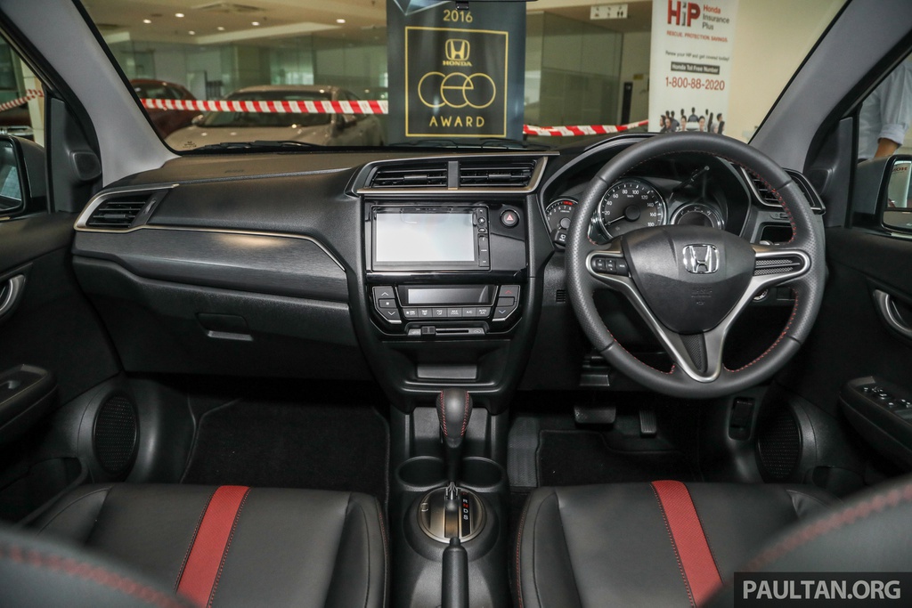 Nội thất khoang lái xe Honda BR-V 2020