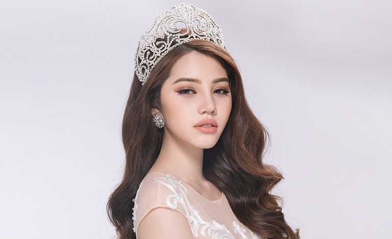 Jolie Nguyễn - Hoa hậu Thế giới người Việt tại Úc năm 2015