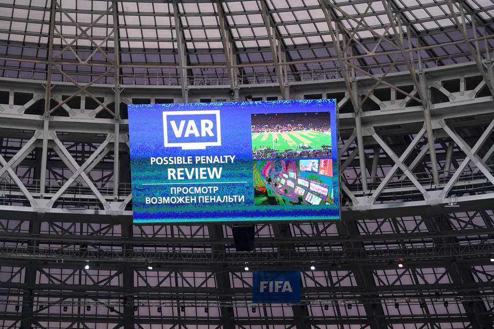 Champions League sẽ dùng VAR từ vòng knockout C1, Champions League, VAR, knockout Champions League, công nghê VAR, sử dụng VAR