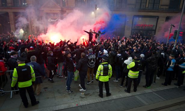 PSG đứng trước nguy cơ bị phạt và bồi thường lớn PSG, PSG bồi thường, Man United, MU, CĐV PSG, MU đòi bồi thường, CĐV MU, tin c1, tin champions League