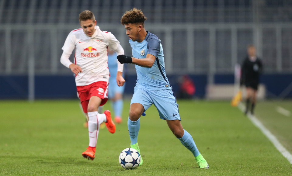 Man City bị điều tra vì chuyển nhượng sai luật Man City, Man City bị cấm chuyển nhượng, FIFA phạt Man City, Man City lách luật, Pep Guardiola,
