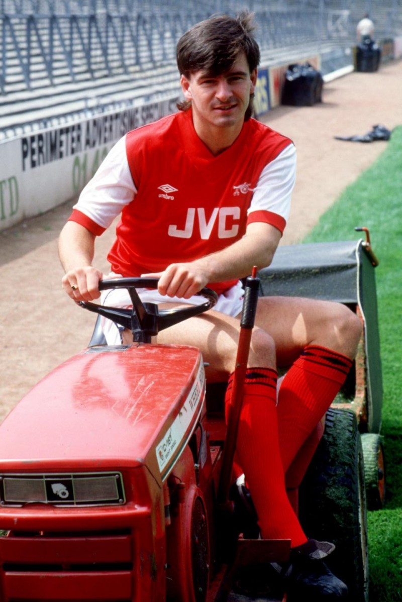 Nicholas truyền cảm hứng cho khán giả Arsenal Charlie Nicholas, Nicholas, huyền thoại Arsenal, George Best, Arsenal, london, charlie arsenal, nicholas arsenal