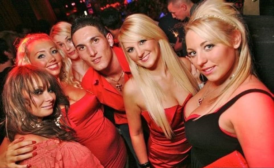 Macheda sa ngã vào những hộp đêm Macheda, Fededirco Macheda, Macheda MU, Man utd, mu, macheda man utd, cầu thủ mu, mu hollywood, thần đồng mu