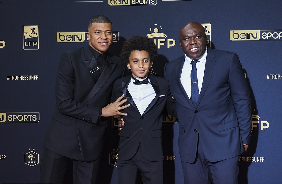Mbappe cú đúp danh hiệu cá nhân Mbappe, neymar, mbappe neymar, ligue 1, Pháp, mbappe psg, psg, neymar psg, vđqg pháp, kỷ lục, mbappe kỷ lục