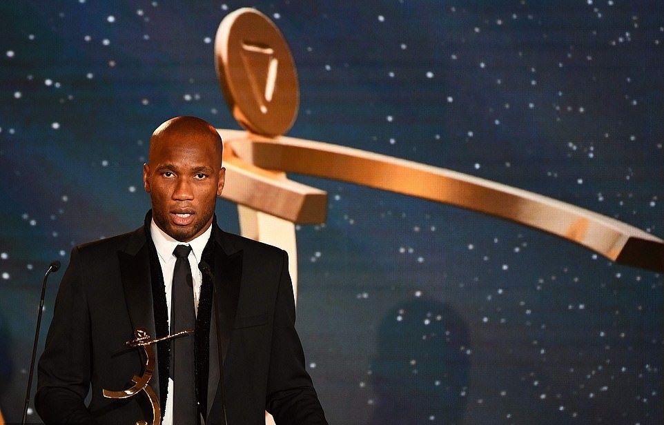 Drogba là người trao giải trong buổi lễ Mbappe, neymar, mbappe neymar, ligue 1, Pháp, mbappe psg, psg, neymar psg, vđqg pháp, kỷ lục, mbappe kỷ lục