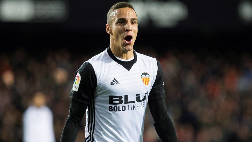 Barcelona muốn có Rodrigo chuyển nhượng bóng đá, chuyển nhượng bóng đá hôm nay, chuyển nhượng barca, chuyển nhượng, tin chuyển nhượng, chuyển nhượng hôm nay