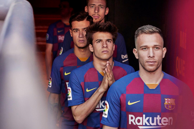 Barca công bố mẫu áo mới Barca, barcelona, CĐV barca, CĐV barcelona, fan Barca, fan barcelona, áo barca, áo đấu barca, áo sân nhà barca