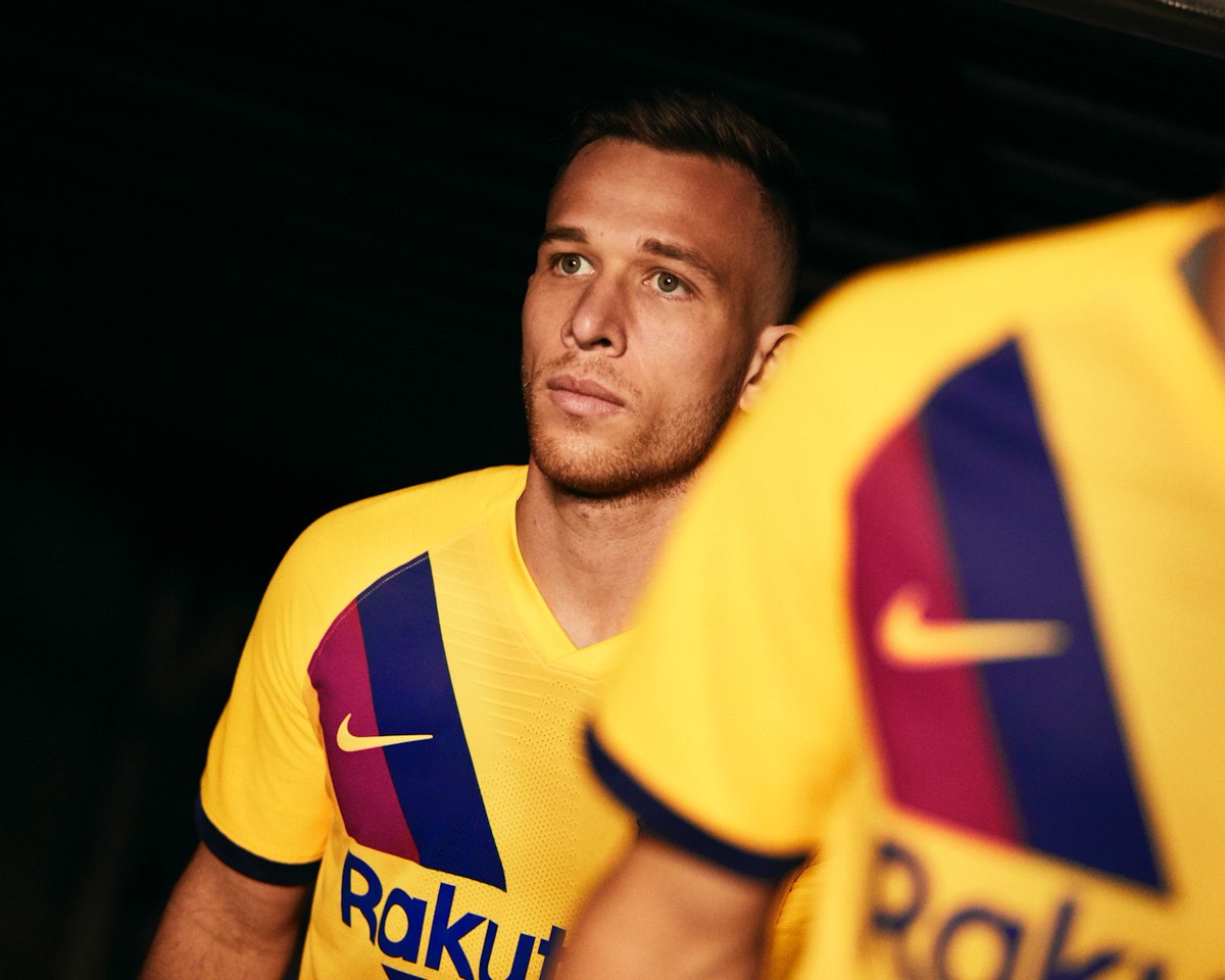 Áo sân khách của Barca lấy cảm hứng từ năm 1979 barca, barcelona, johan cruyff, áo barca, áo sân khách barca, la masia, clb barca, clb barcelona, lịch sử barca