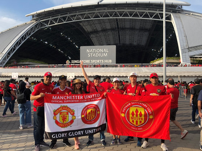 CĐV Việt Nam rạng ngời trong ngày MU chiến thắng MU, bình an, diễn viên bình an, man utd, việt nam, NHM Việt Nam, man united, icc 2019, icc, mu vs inter, mu singapore, mu icc,