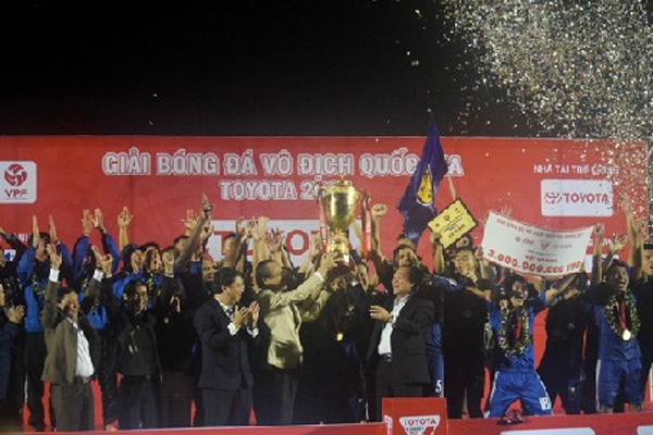 Chủ tịch FIFA chúc mừng CLB Quảng Nam vô địch V-League 2017 Chủ tịch FIFA chúc mừng CLB Quảng Nam vô địch V-League 2017