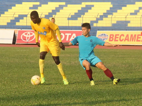 FLC Thanh Hóa (trái) thể hiện tham vọng vô địch tại V-League 2018.Ảnh: V.S.I FLC Thanh Hóa (trái) thể hiện tham vọng vô địch tại V-League 2018.Ảnh: V.S.I