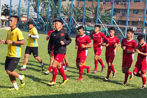 U16 Việt Nam tập buổi đầu tiên tại Malaysia bóng đá Việt Nam, V-League, tin tức V-League, U16 Việt Nam, U16 châu Á