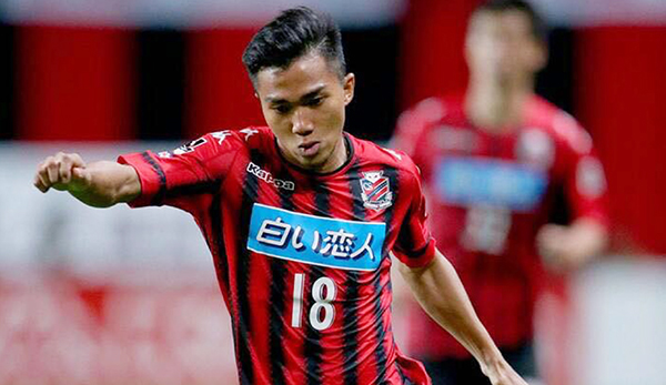 Messi Thái nhận giải Cầu thủ xuất sắc nhất CLB Consadole Sapporo Messi Thái, AFF Cup 2018, ĐT Thái Lan, Messi Thái nhận danh hiệu đáng nể phục, J-League