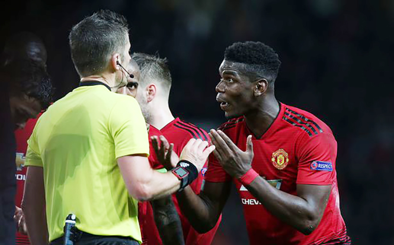 Pogba nhận 2 thẻ vàng và bị treo giò ở trận lượt về vòng 1/8 Champions League MU 0-2 PSG, C1, cúp C1, Champions League, Quỷ đỏ, Old Trafford, kết quả C1, Ferdinand, Pogba