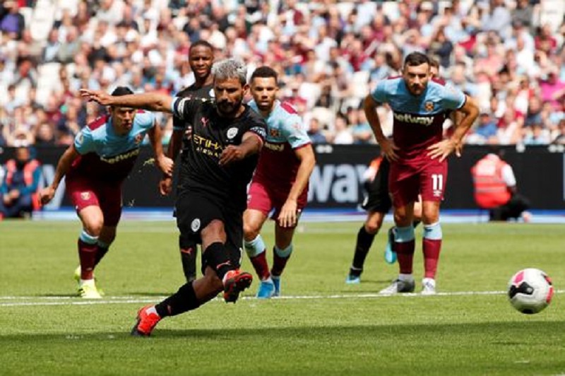 VAR lần 3 vào cuộc, Aguero được đá lại và thành công quả penalty Man City 5-0 West Ham, kết quả Man City 5-0 West Ham, tỉ số Man City 5-0 West Ham