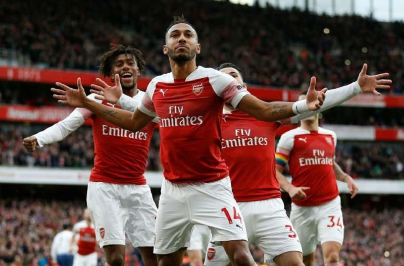 Elneny (bài trái) chia tay Arsenal. Ảnh/AFP tin chuyển nhượng mới nhất, tin chuyển nhượng hôm nay, chuyển nhượng chelsea, chuyển nhượng mu, chuyển nhượng bóng đá