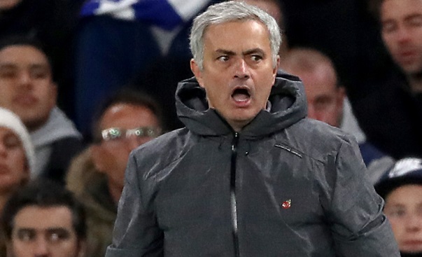 Mourinho cho rằng LTĐ khó, khiến MU bị bỏ xa trên BXH Mourinho, Chelsea 1-0 MU, tin tức MU, Carrasco, Fellaini