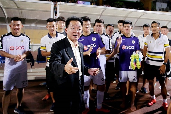 Bầu Hiển thưởng nóng cho Hà Nội FC ngay sau trận