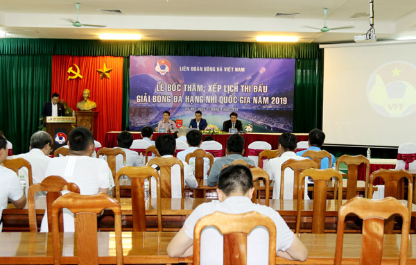 Hạng Nhì QG 2019 có 14 đội tham dự (ảnh: VFF)