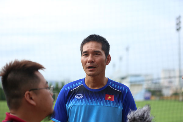HLV trưởng Akira