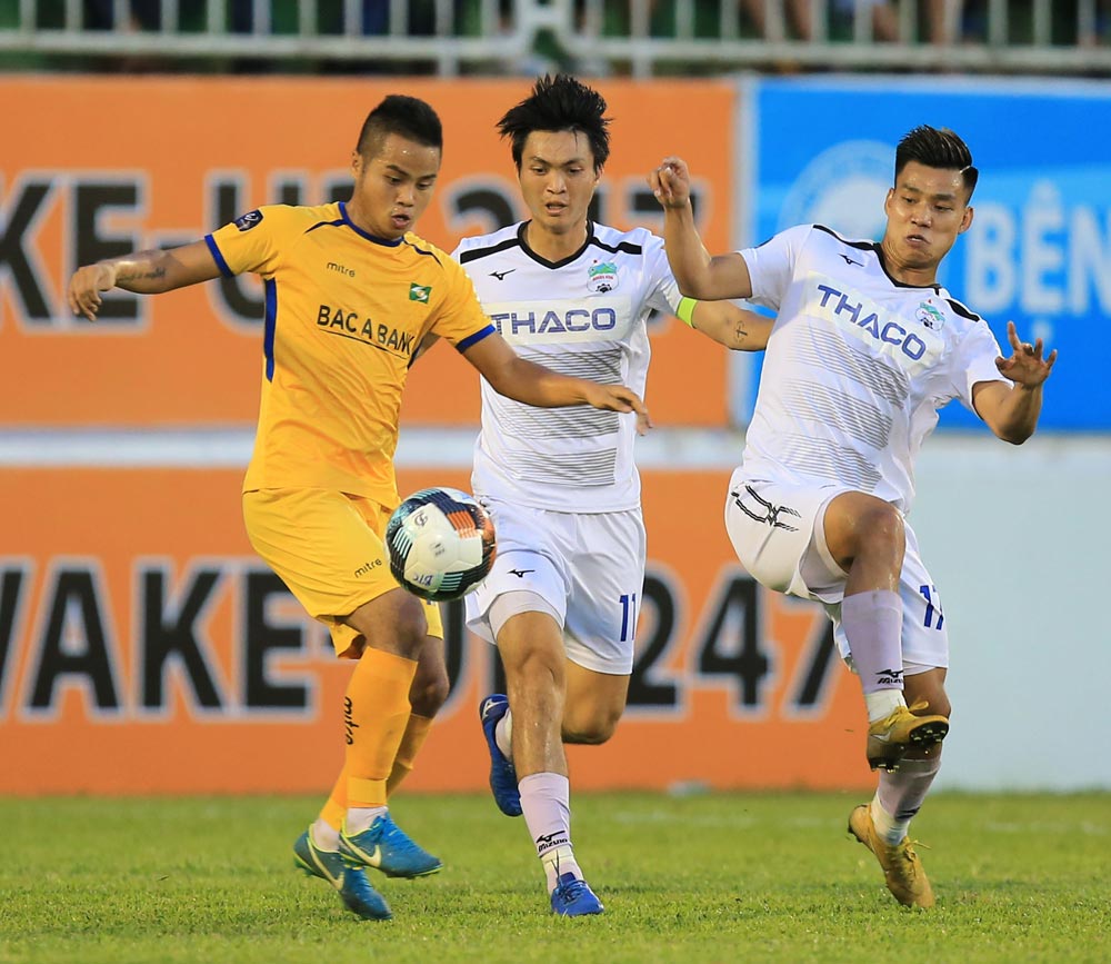 HAGL vượt khó thành công trước SLNA