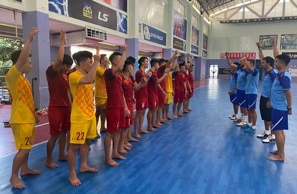 Tuyển futsal Việt Nam có quân xanh chất lượng tại Tây Ban Nha. dt futsal vietnam gap malaga va real betis