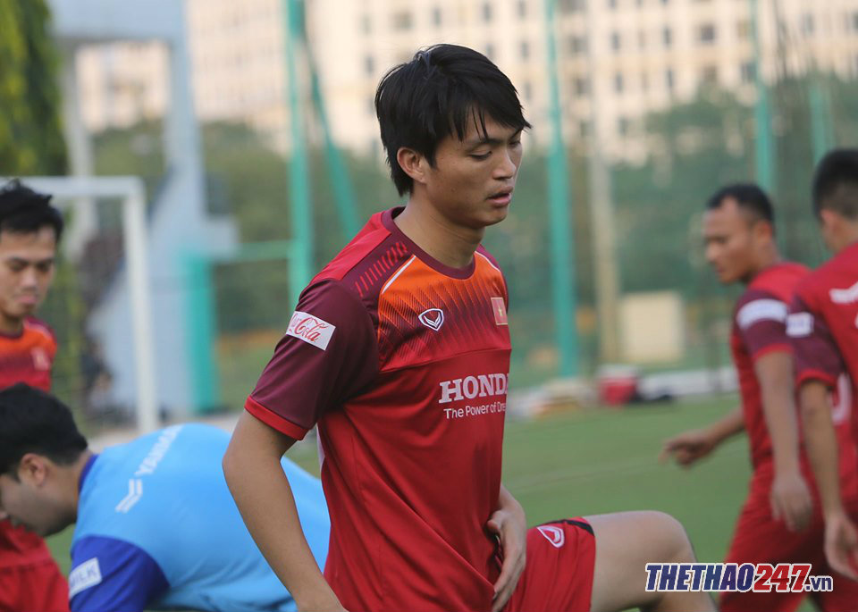 Tuấn Anh kịp bình phục cho trận Việt Nam vs Malaysia. tuan anh tham du tran viet nam vs malaysia